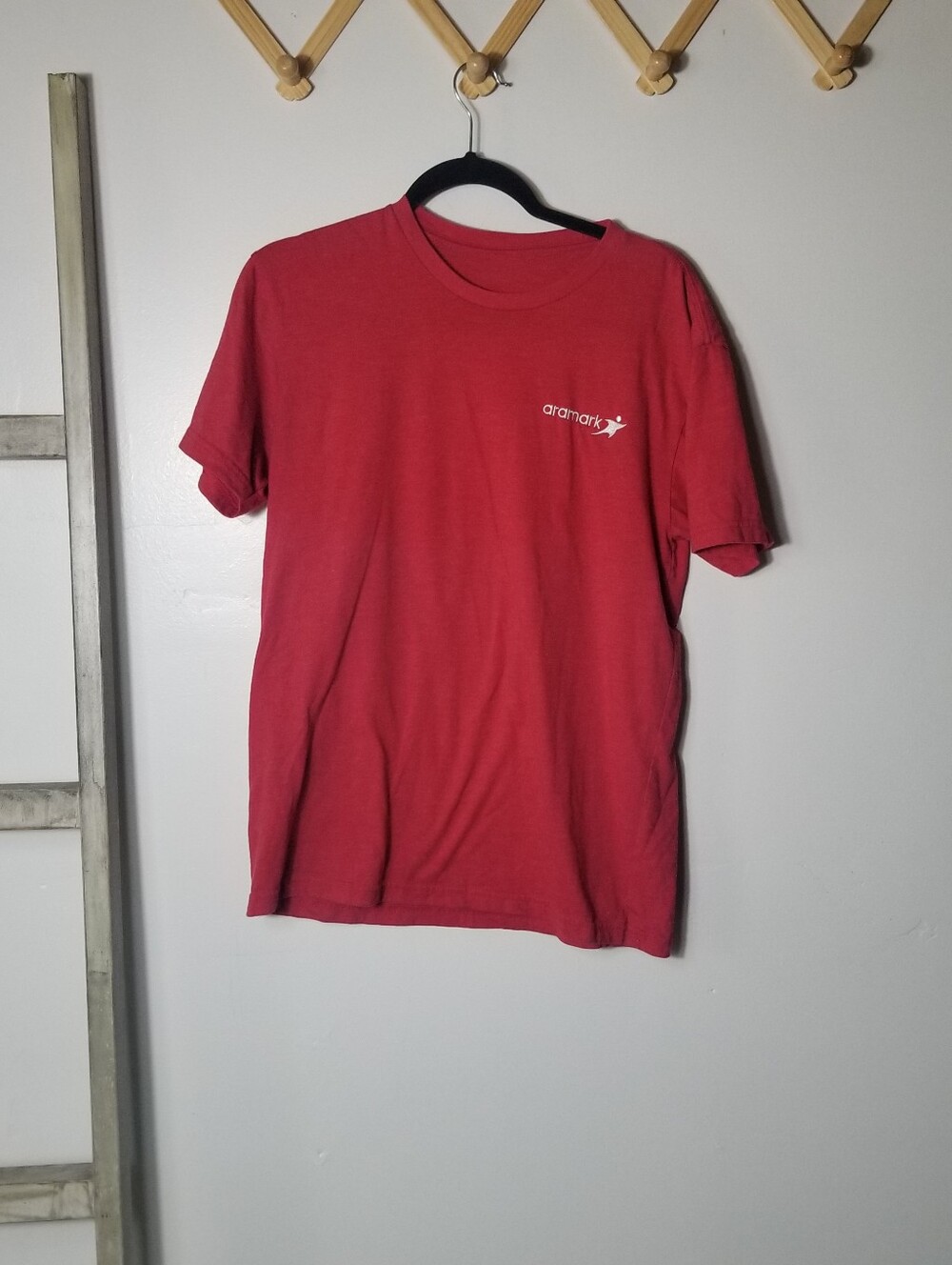 ARAMARK WOMEN'S RED SHIRT ESIMATED SIZE MEDIUM